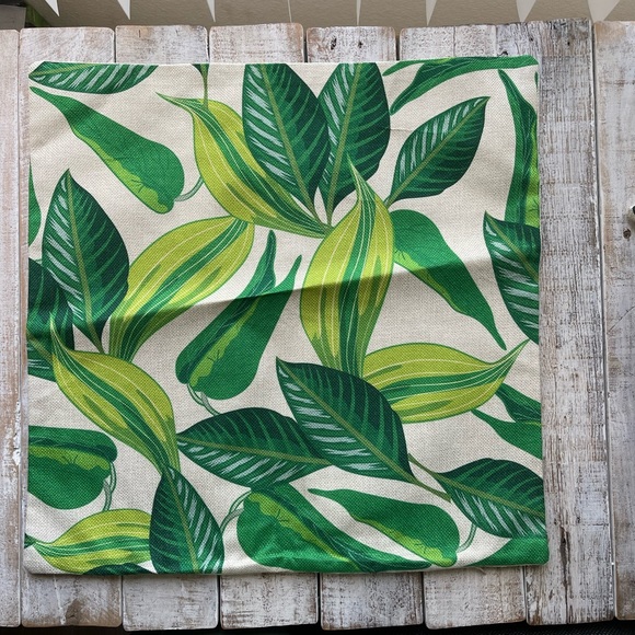 Decorative Throw Pillow Cover 17 x 17 Large Leaf Print NWOT - Picture 2 of 2